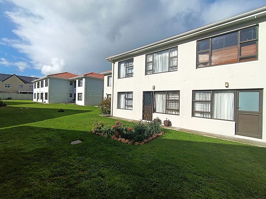 2 Bedroom Property for Sale in Gordons Bay Central Western Cape
